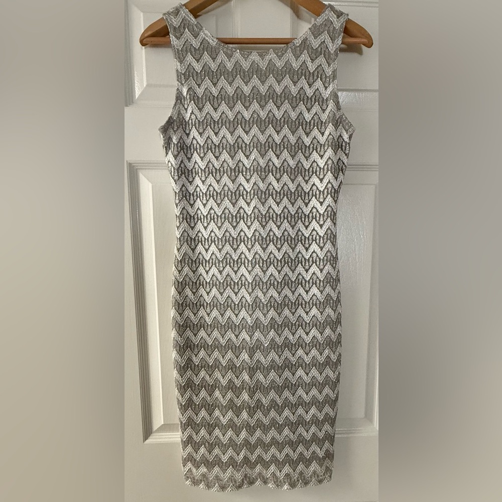 Chic Chevron Pattern Mini Dress